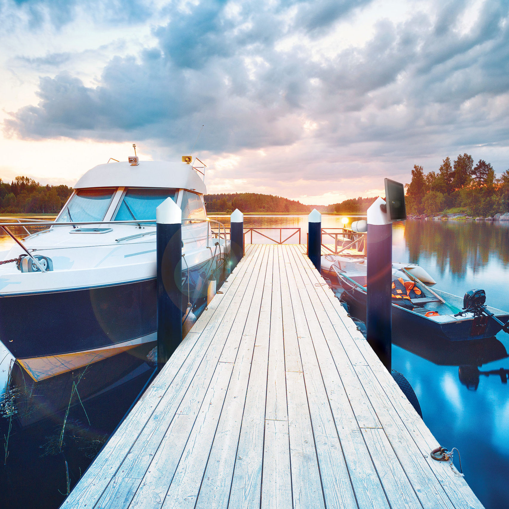 img_app-cam-solo-4G_lifestyle-boat-jetty_3283x2189 App Cam Solo 4G on Jetty